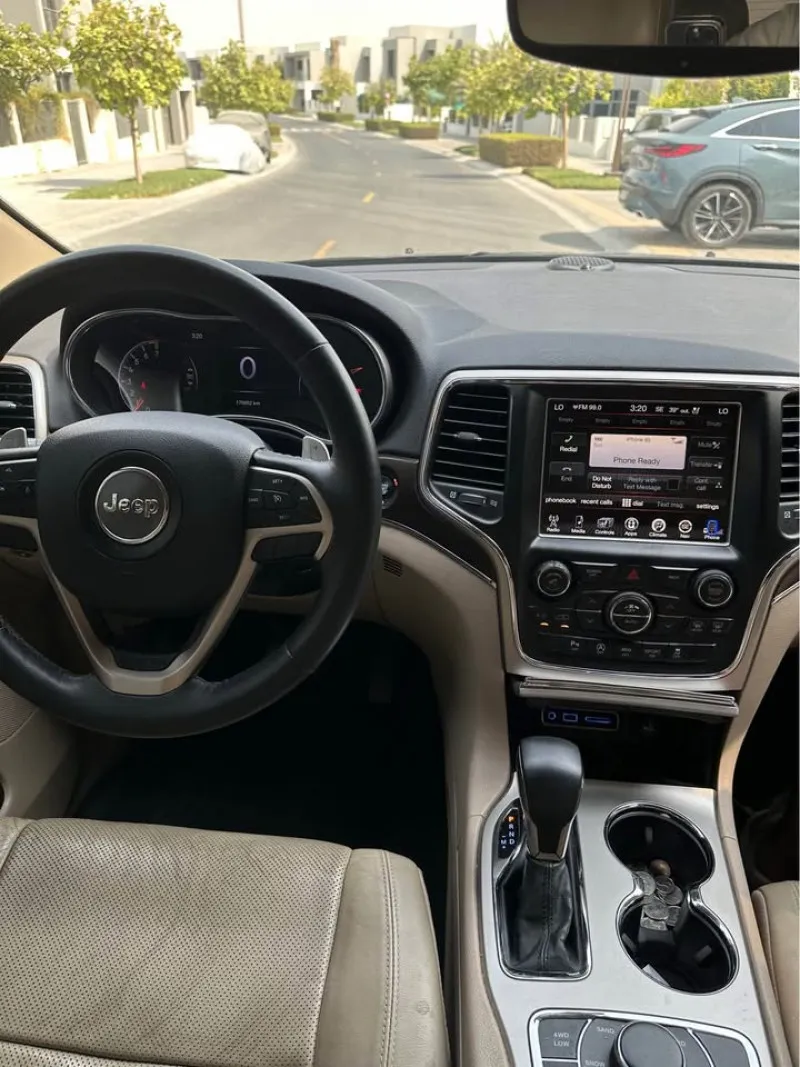 2017 Jeep Grand Cherokee in Dubai