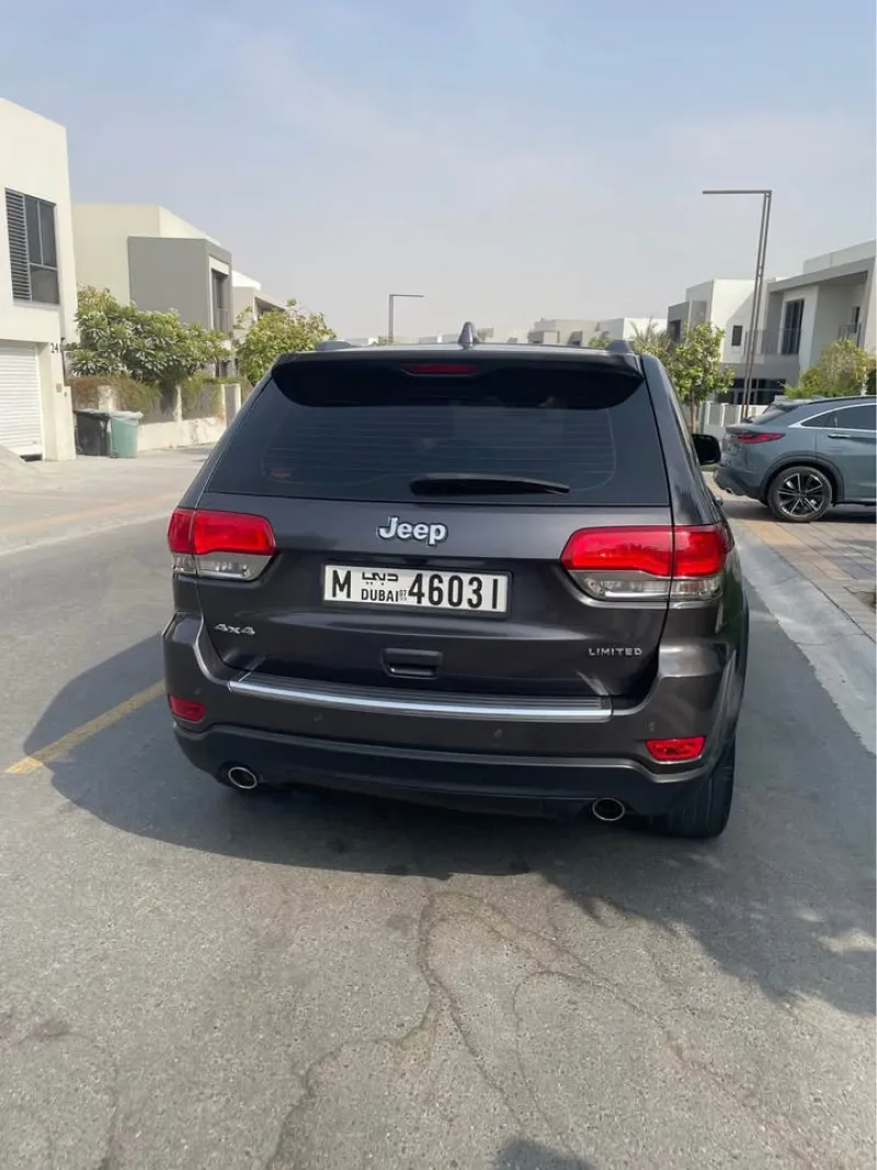 2017 Jeep Grand Cherokee in Dubai