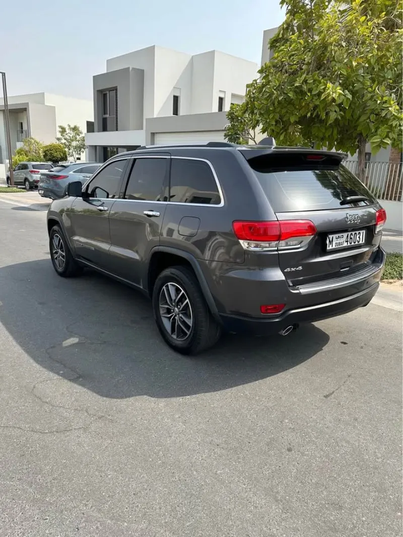 2017 Jeep Grand Cherokee in Dubai