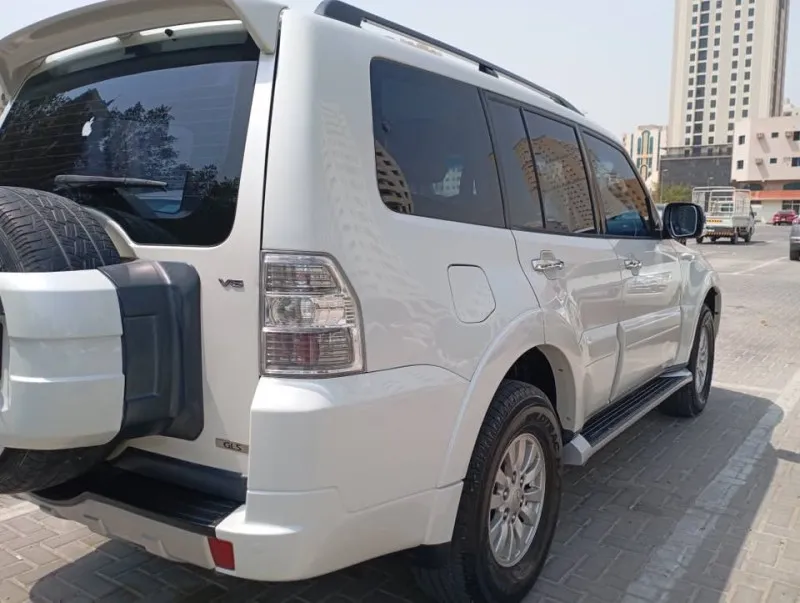 2014 ميتسوبيشي باجيرو in Dubai