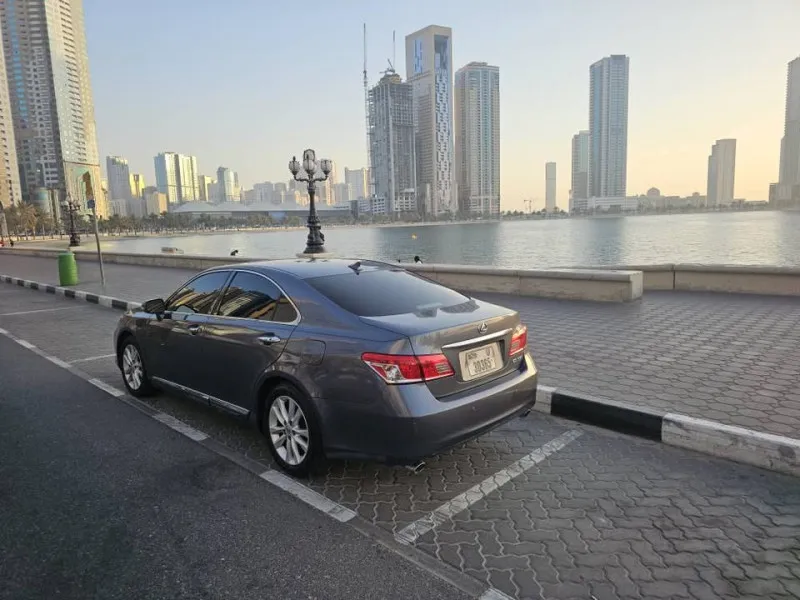 2012 Lexus ES in Dubai