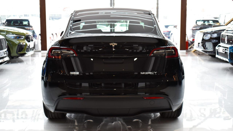 2022 Tesla Model Y in dubai