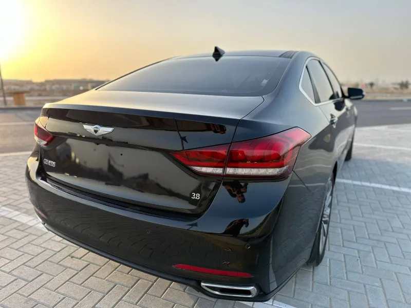 2016 جينيسس جي ٨٠ in Dubai