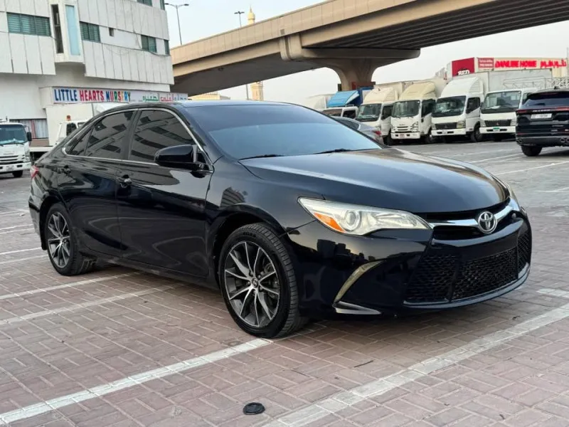 2015 تويوتا كامري in Dubai