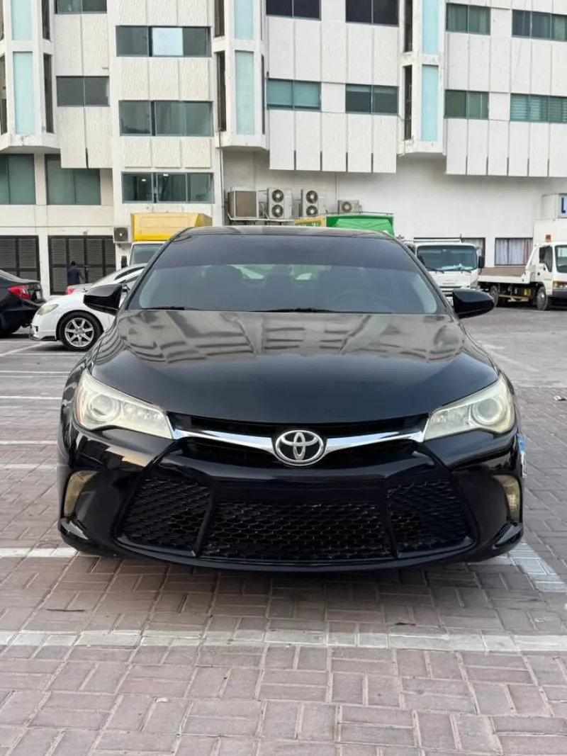 2015 تويوتا كامري in Dubai