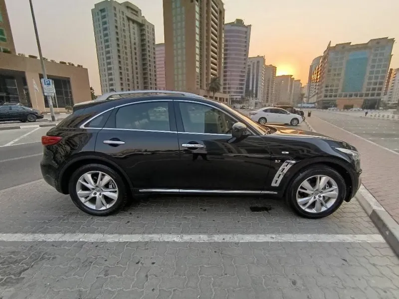 2014 إنفينيتي كيو آكس٧٠ in Dubai