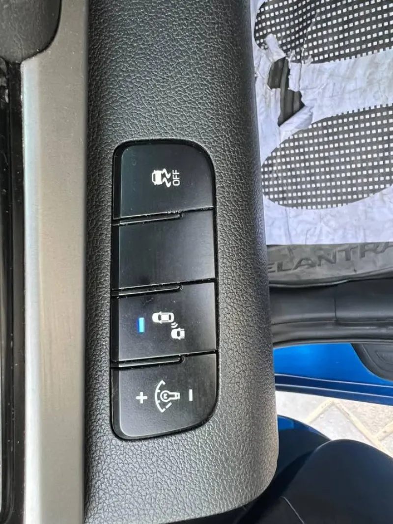 2017 Hyundai Elentra in Dubai