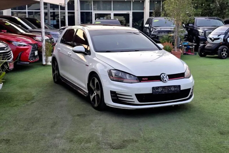 2016 Volkswagen Golf in Dubai