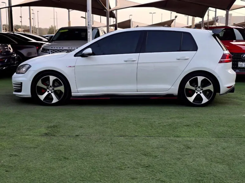 2016 Volkswagen Golf in Dubai