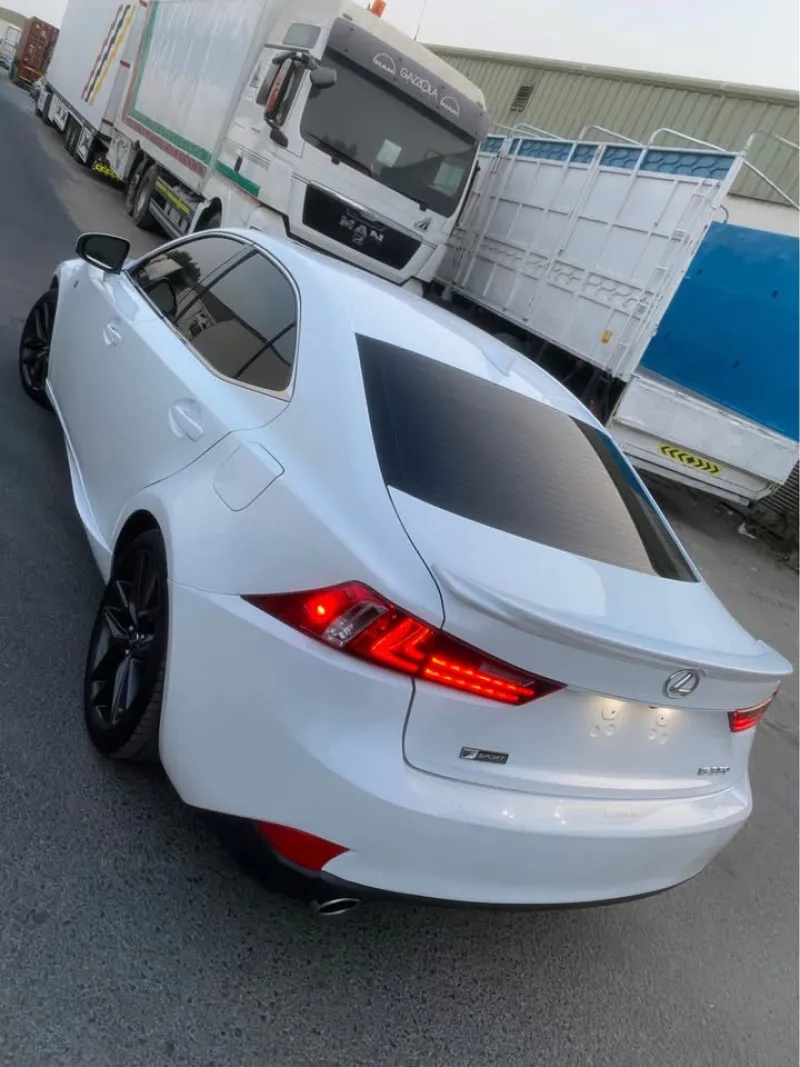 2016 Lexus IS in Dubai