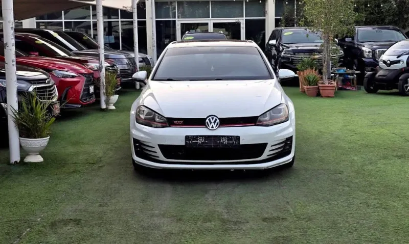 2016 Volkswagen Golf in Dubai