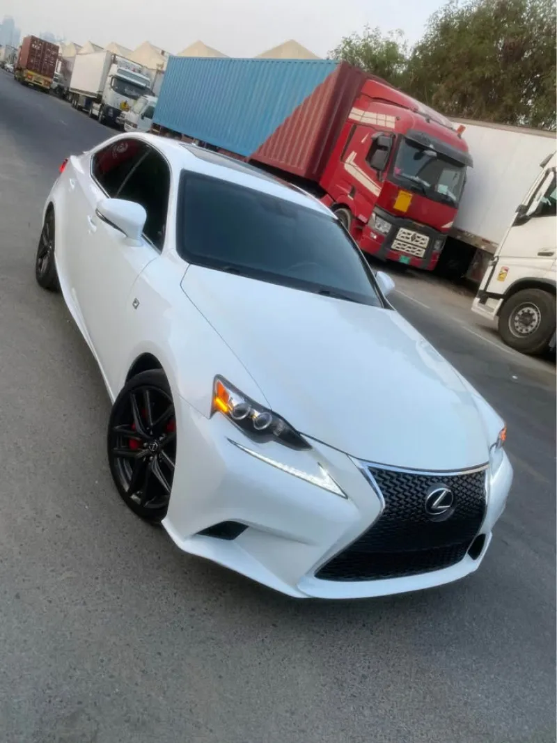 2016 Lexus IS in Dubai