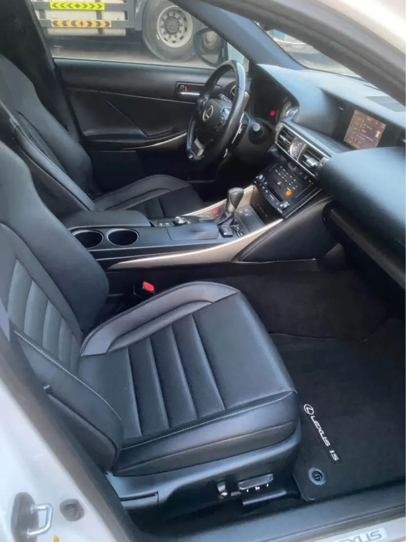 2016 Lexus IS in Dubai