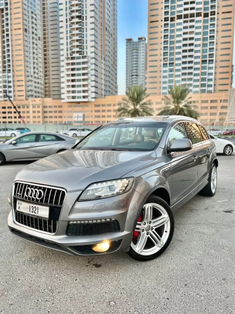 2011 اودي كيو٧ in Dubai