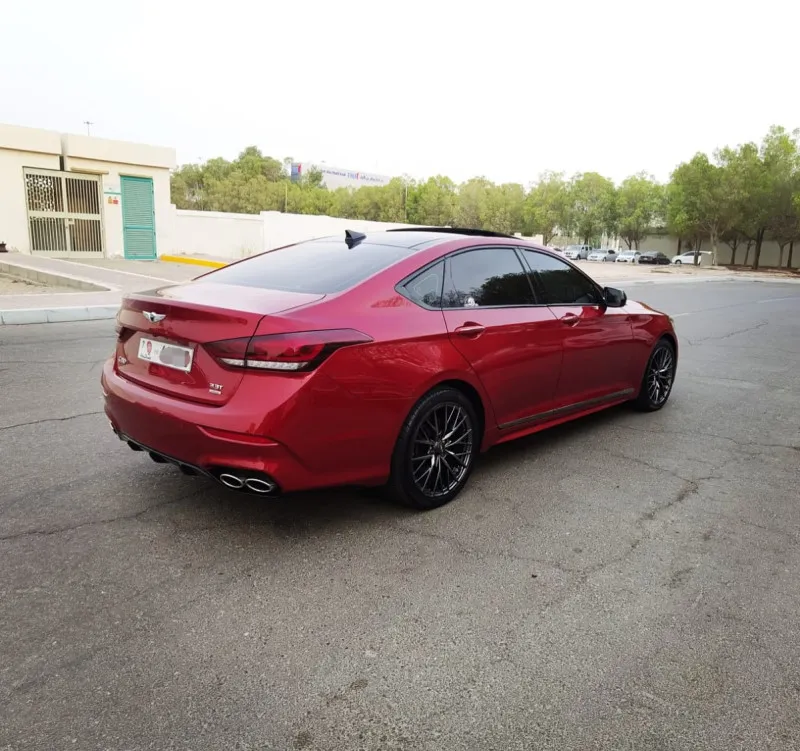 2019 جينيسس جي ٨٠ in Dubai