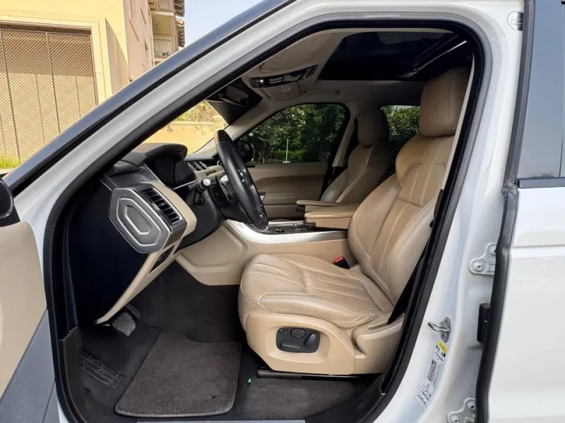 2015 Land Rover Range Rover Sport in Dubai