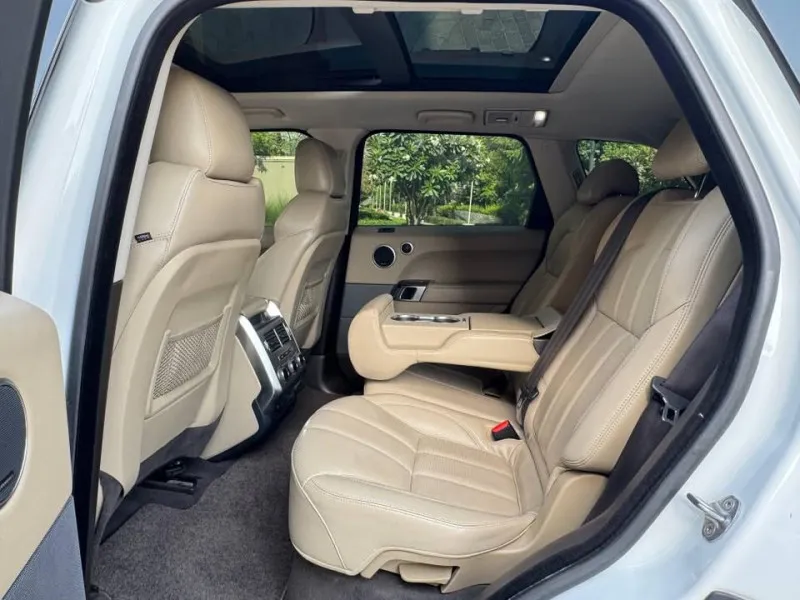 2015 Land Rover Range Rover Sport in Dubai