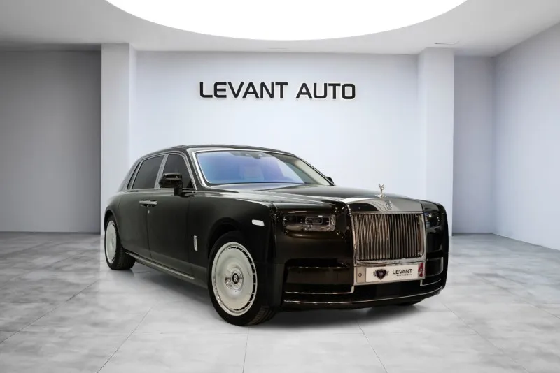 2023 Rolls Royce Phantom in Dubai