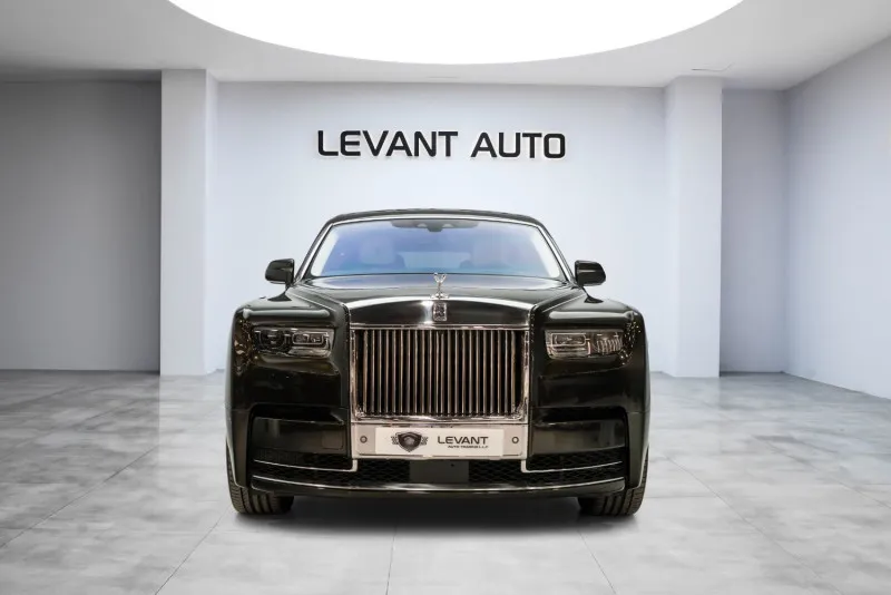 2023 Rolls Royce Phantom in Dubai