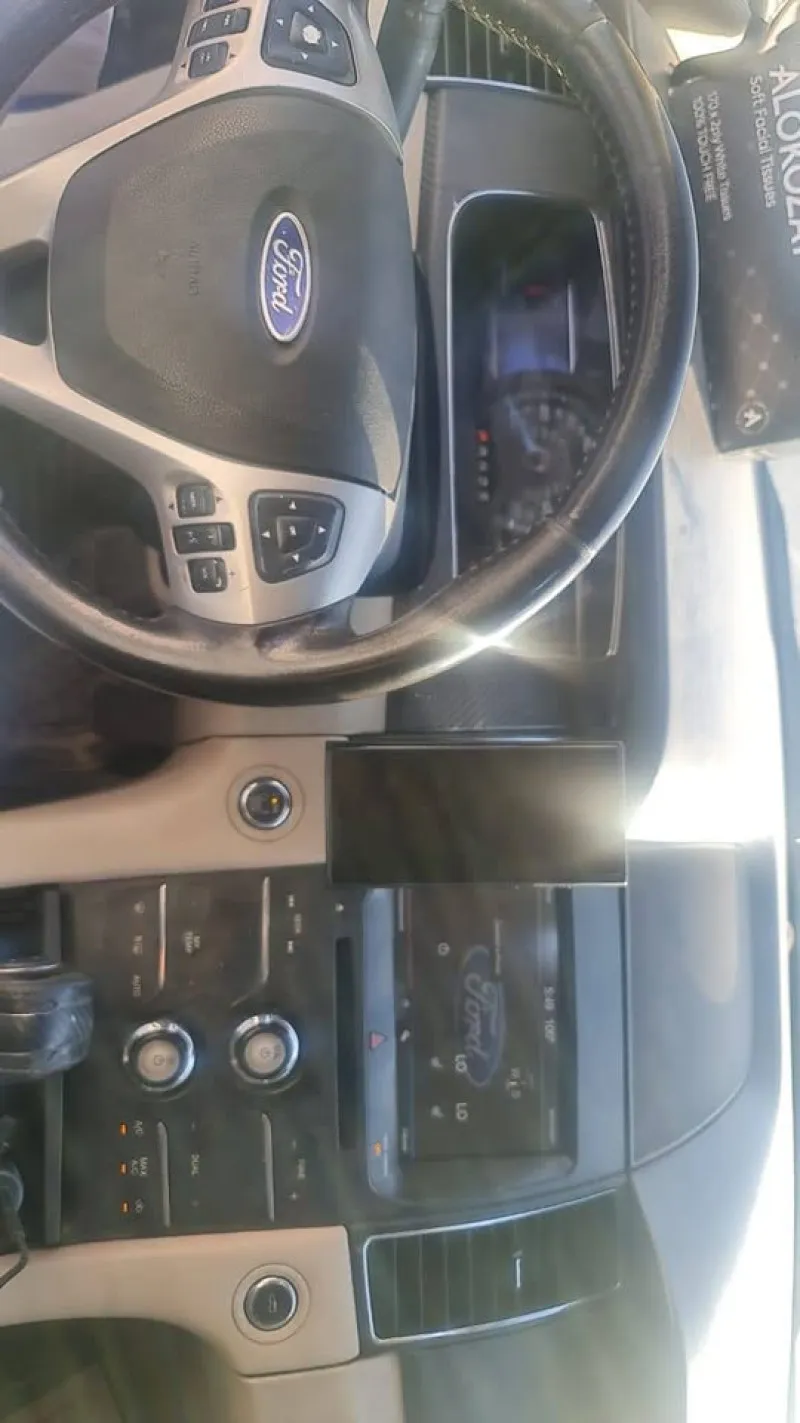 2013 Ford Taurus in Dubai