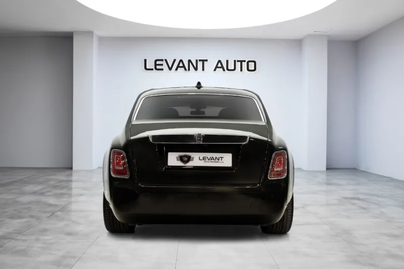 2023 Rolls Royce Phantom in Dubai