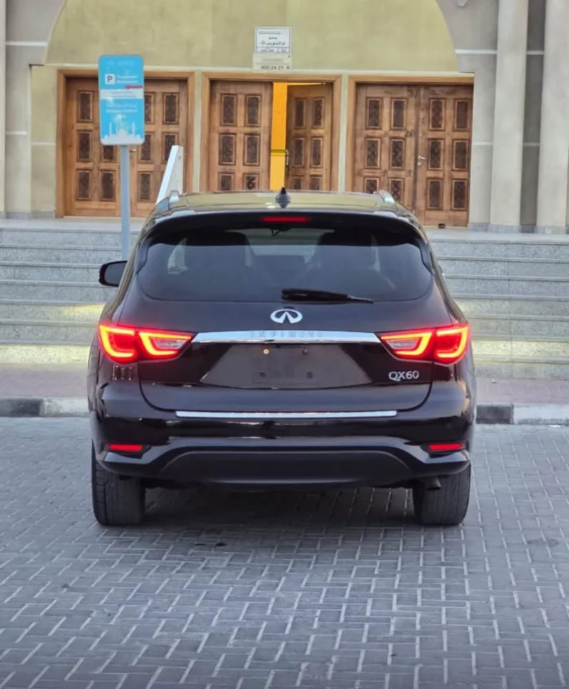 2016 Infiniti QX60 in Dubai