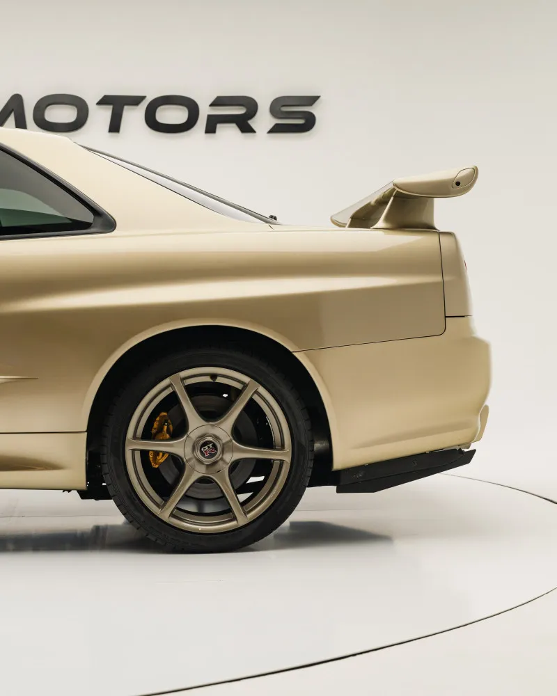 2001 Nissan SkyLine in Dubai
