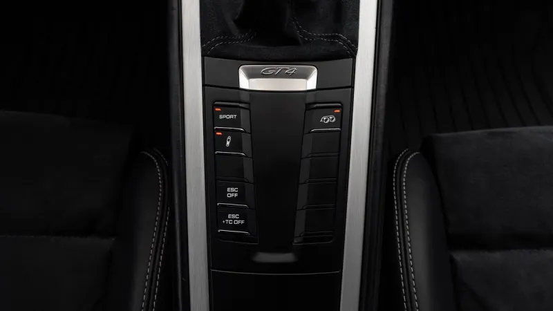 2016 Porsche Cayman in Dubai