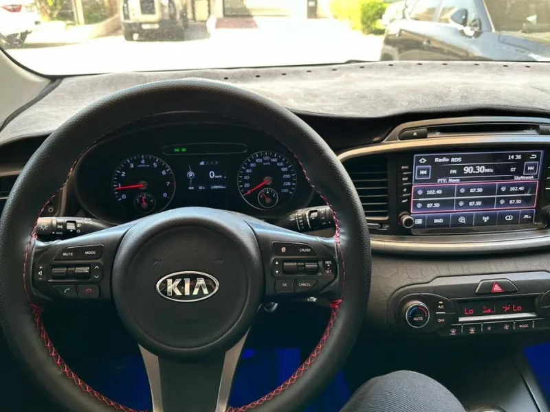 2016 Kia Sorento in Dubai