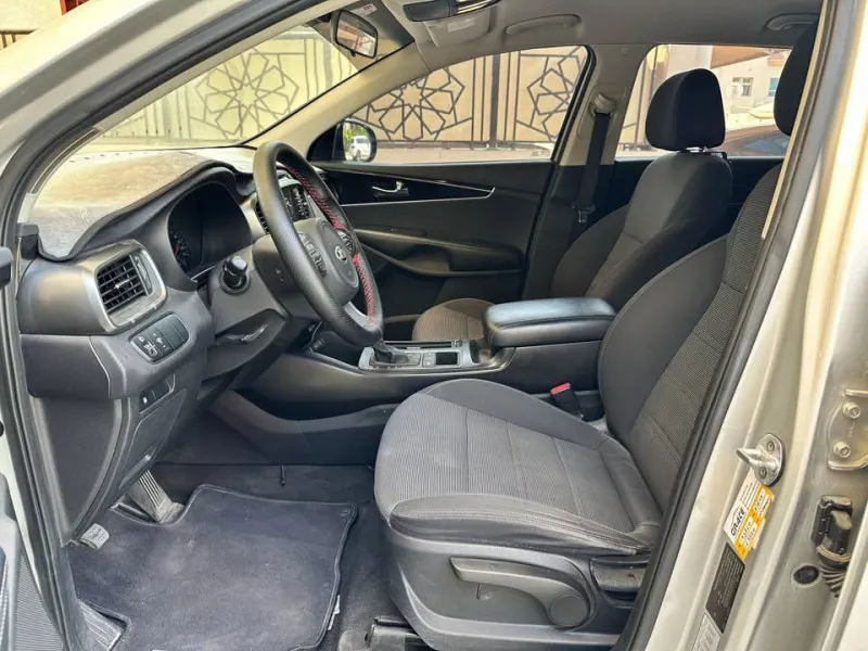 2016 Kia Sorento in Dubai