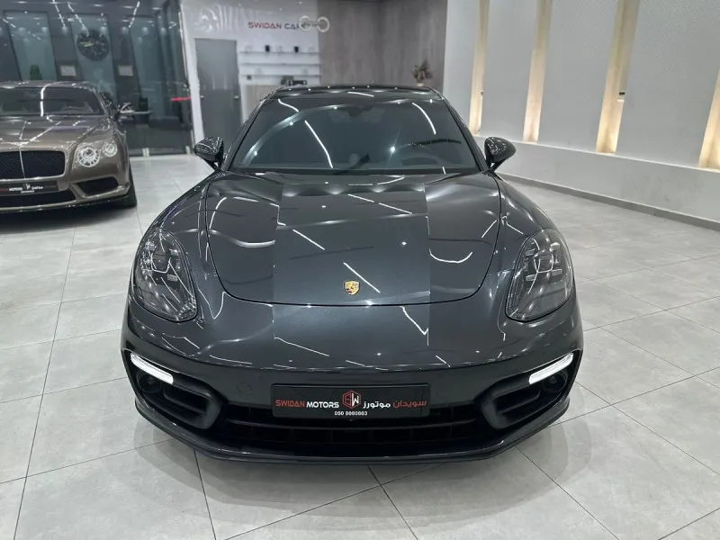 2021 Porsche Panamera in Dubai