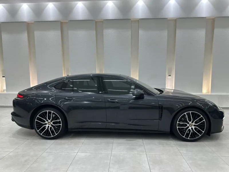 2021 Porsche Panamera in Dubai