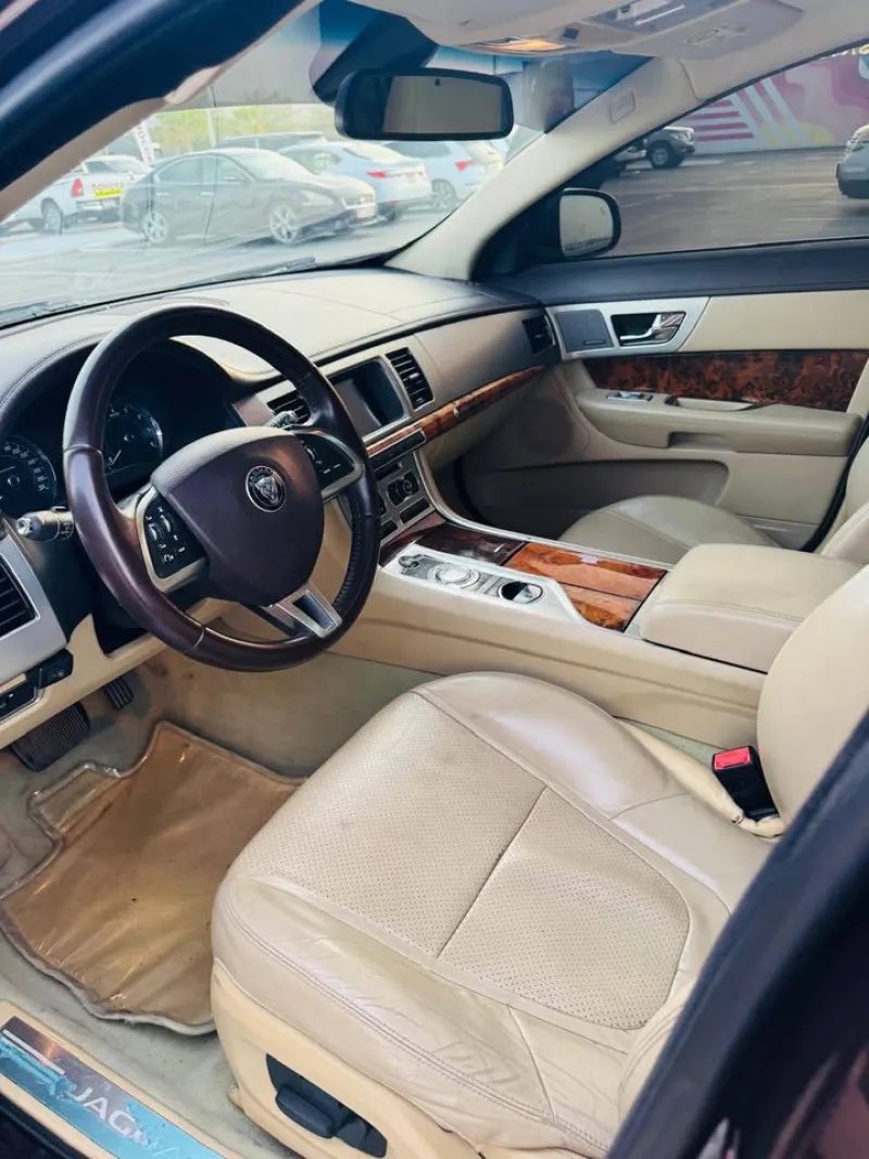 2014 جاكوار اكس اف in Dubai