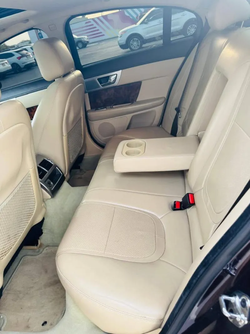 2014 جاكوار اكس اف in Dubai