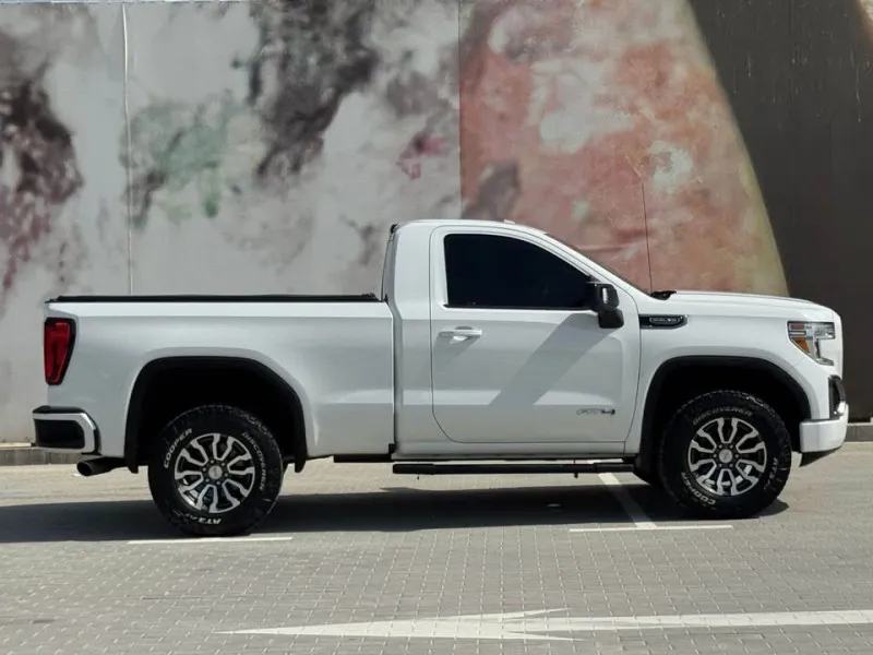 2022 GMC Yukon in Dubai