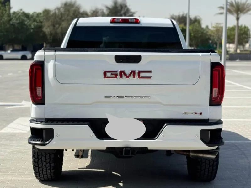 2022 GMC Yukon in Dubai