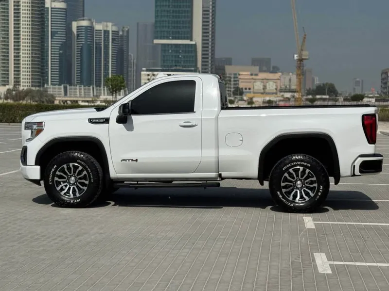 2022 GMC Yukon in Dubai