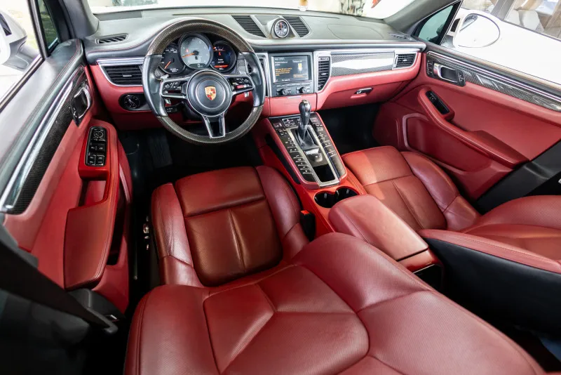 2015 Porsche Macan in Dubai
