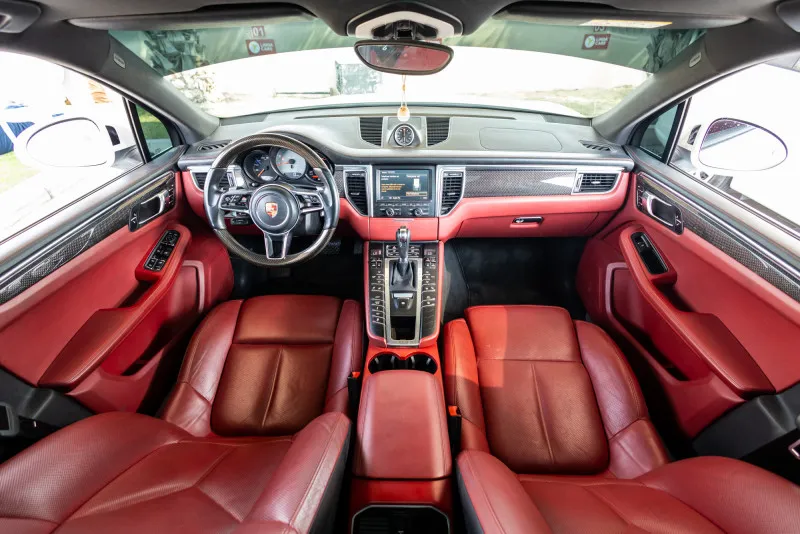 2015 Porsche Macan in Dubai