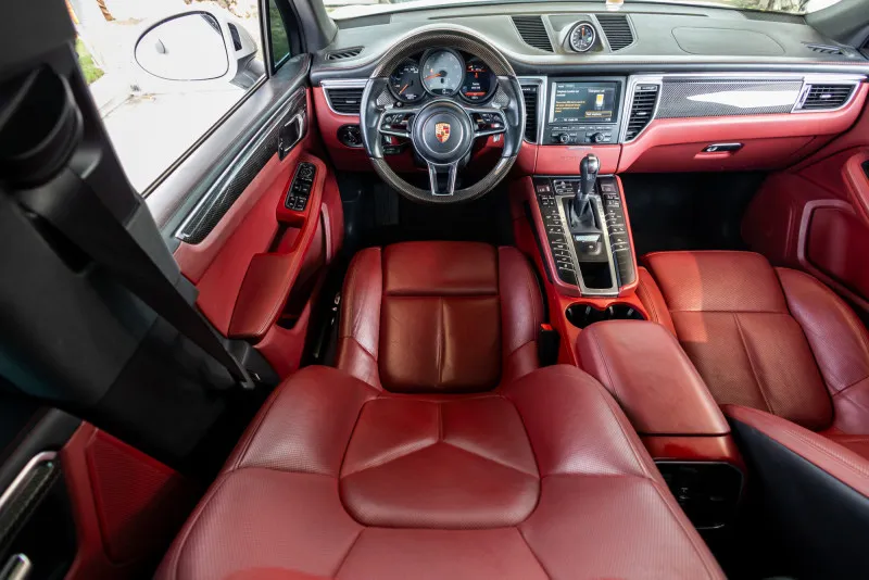 2015 Porsche Macan in Dubai