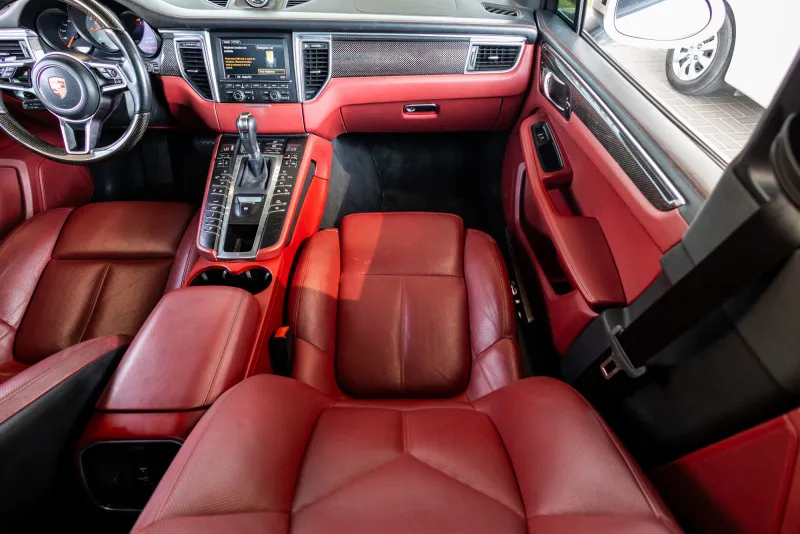 2015 Porsche Macan in Dubai