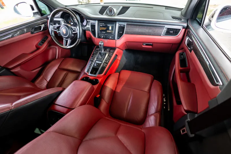 2015 Porsche Macan in Dubai