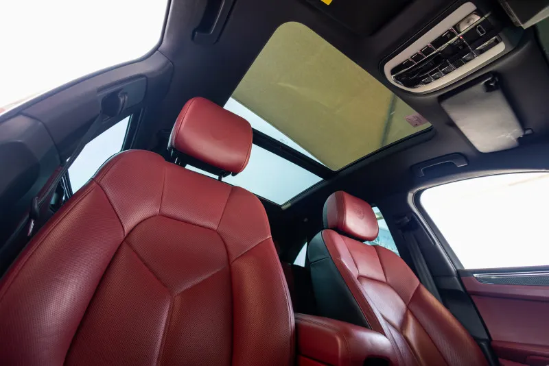 2015 Porsche Macan in Dubai