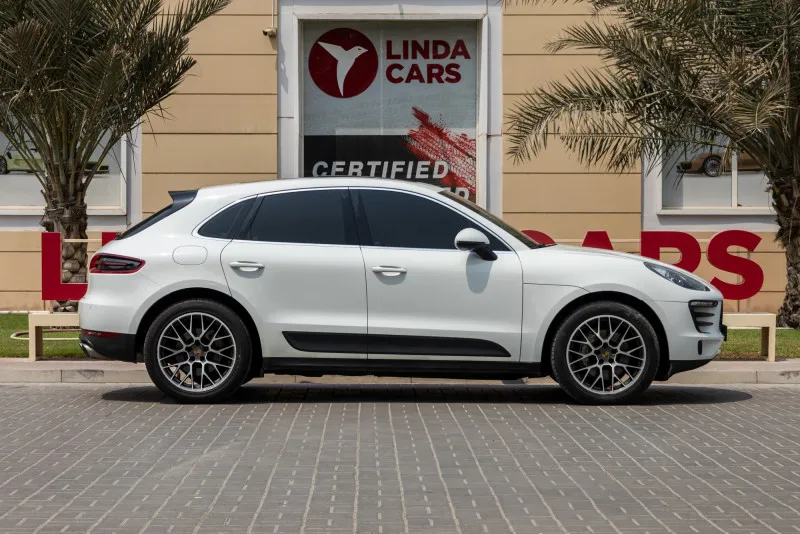 2015 Porsche Macan in Dubai