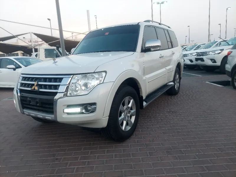 2019 Mitsubishi Pajero in Dubai
