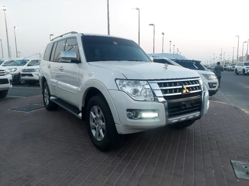 2019 Mitsubishi Pajero in Dubai