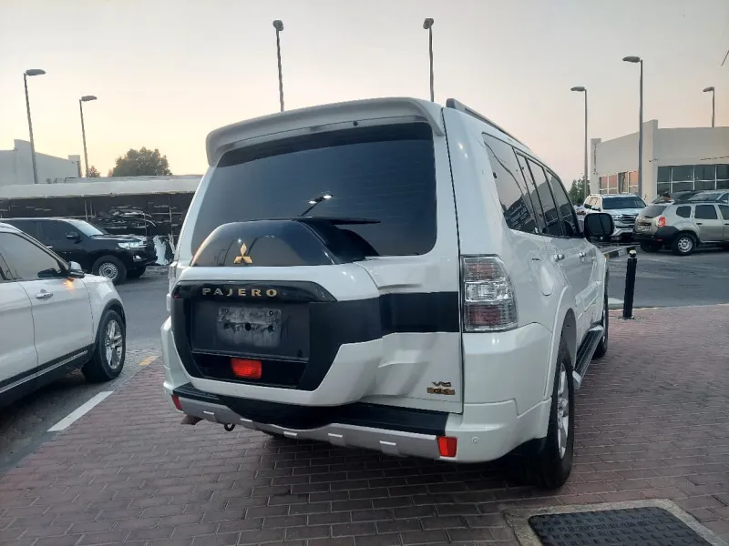 2019 Mitsubishi Pajero in Dubai