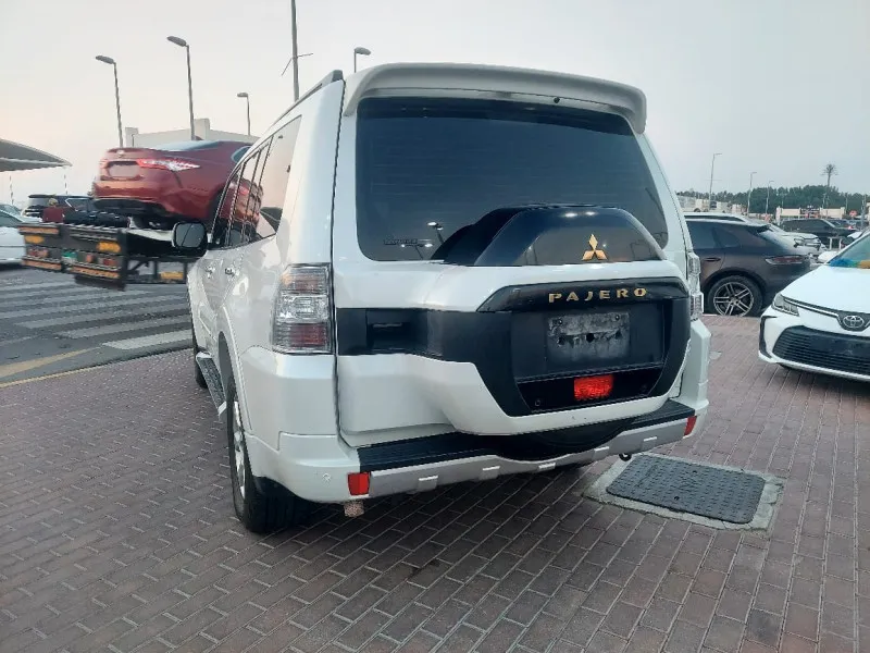 2019 Mitsubishi Pajero in Dubai