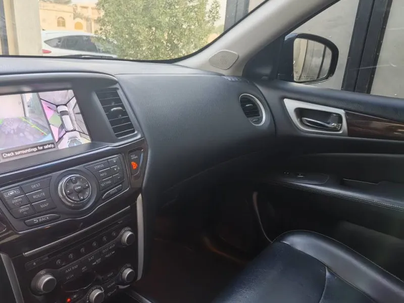 2015 Nissan Pathfinder in Dubai