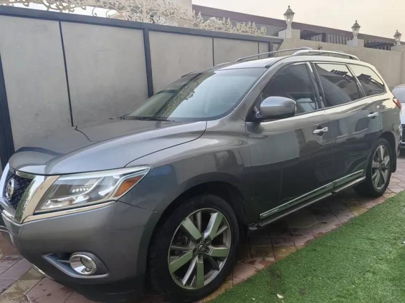 2015 Nissan Pathfinder in Dubai